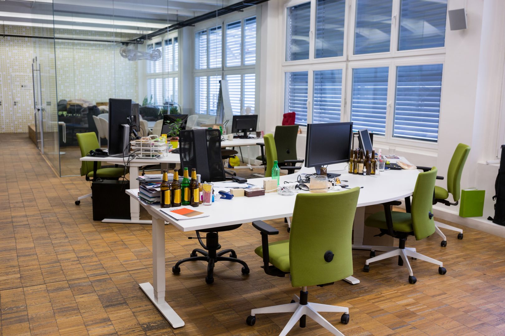What is Included in a Standard Office Cleaning Service?